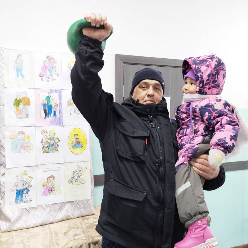 Пап поздравили всем районом
