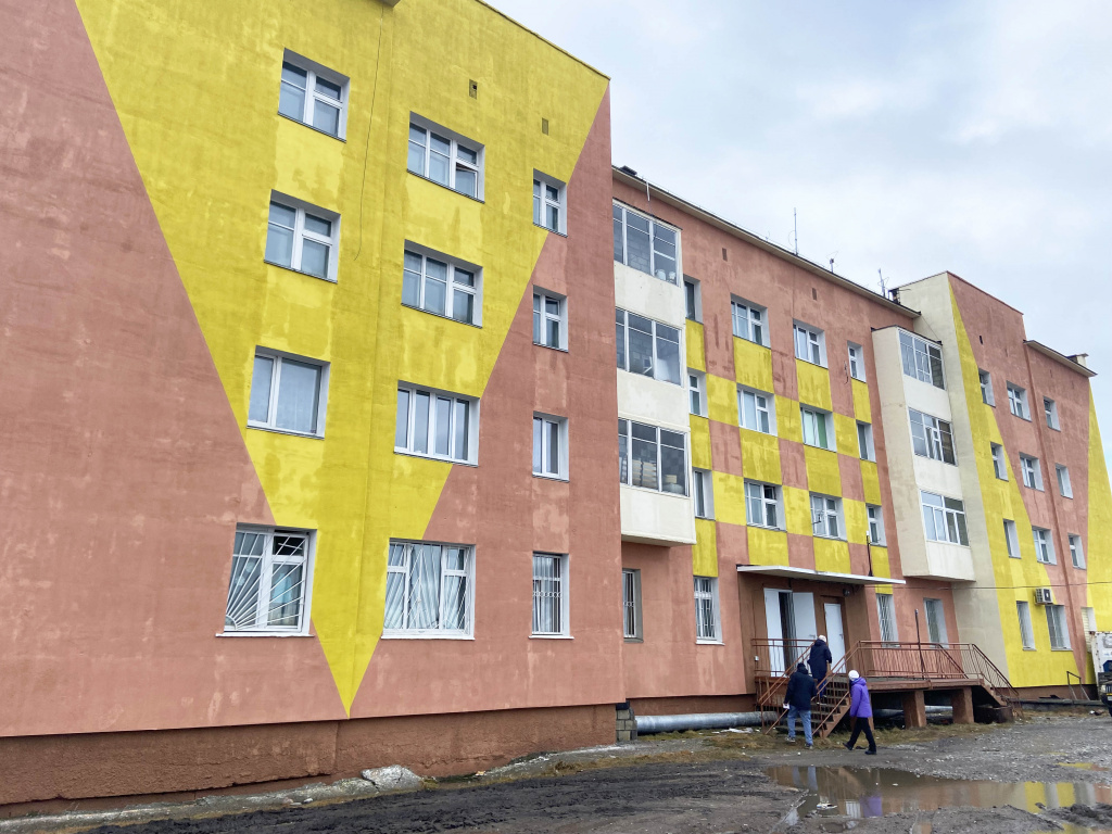 В Лаврентия обновили фасад дома