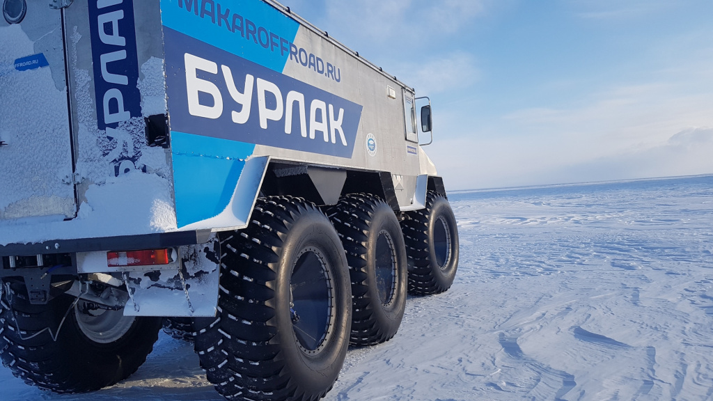 Груз со свежими овощами и фруктами доставили в Чукотский район