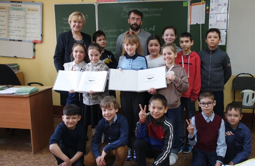Памятные подарки от Алексея Вахрушева