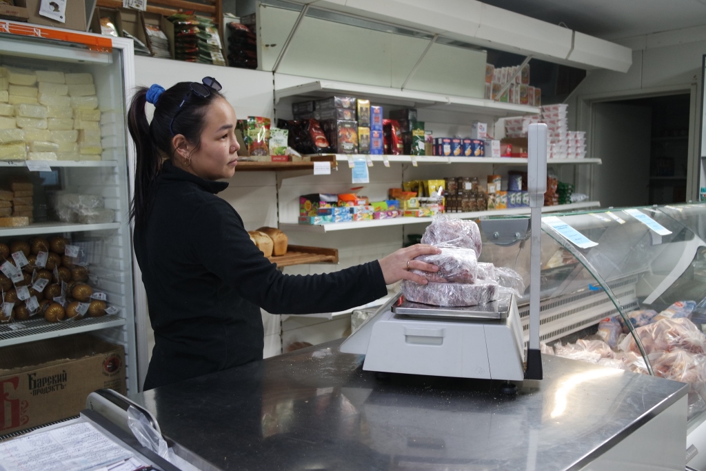 В отдаленные сёла Чукотского района доставили продукты